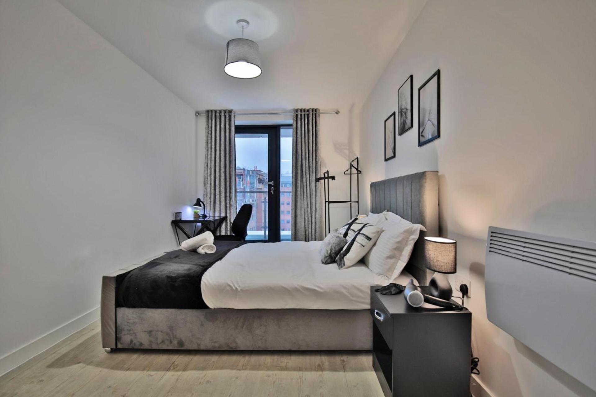 - 2-bed - Sleeps 4 - Wifi *