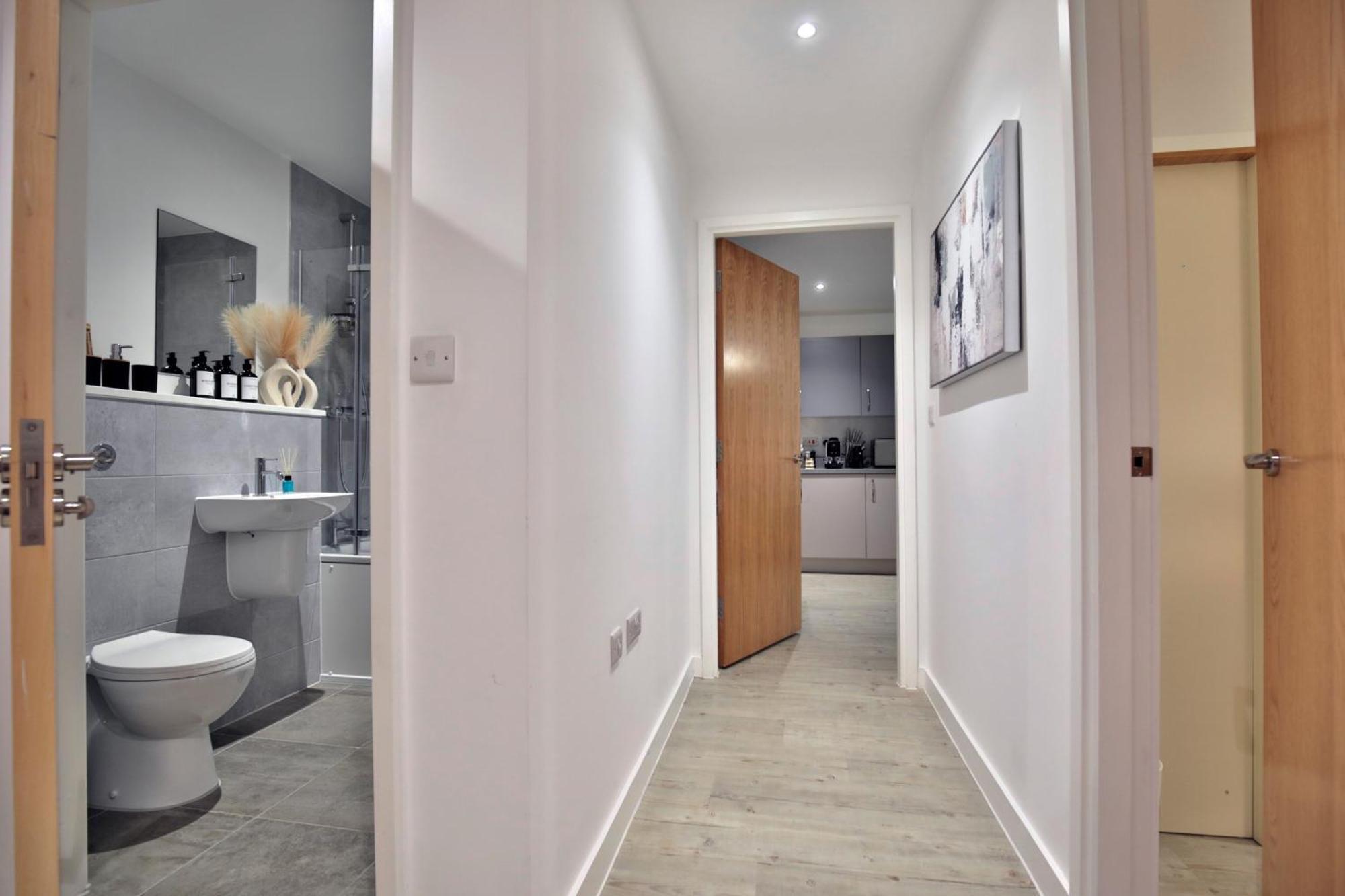 Apartment - 2-bed - Sleeps 4 - Wifi