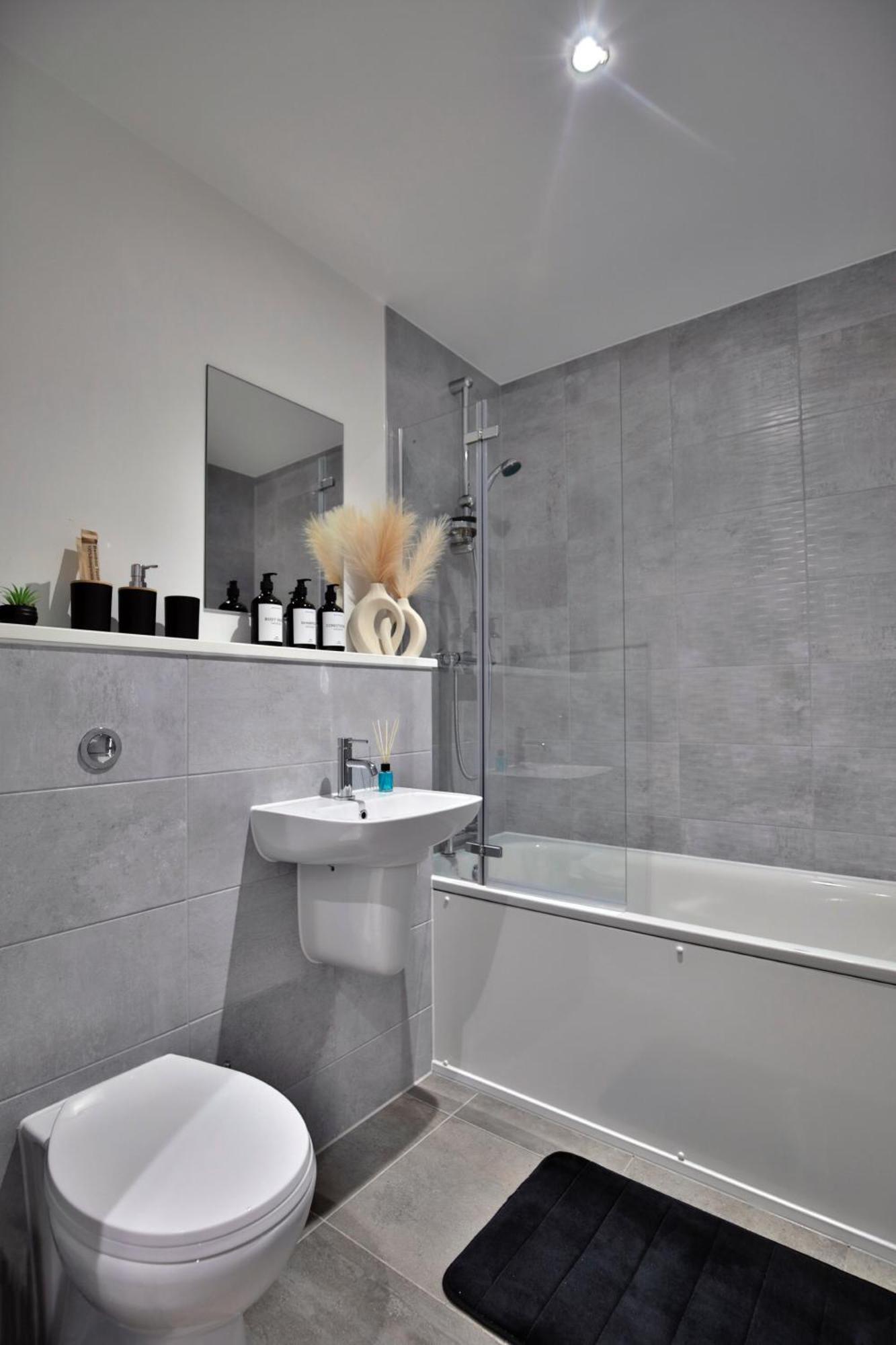 Apartment - 2-bed - Sleeps 4 - Wifi